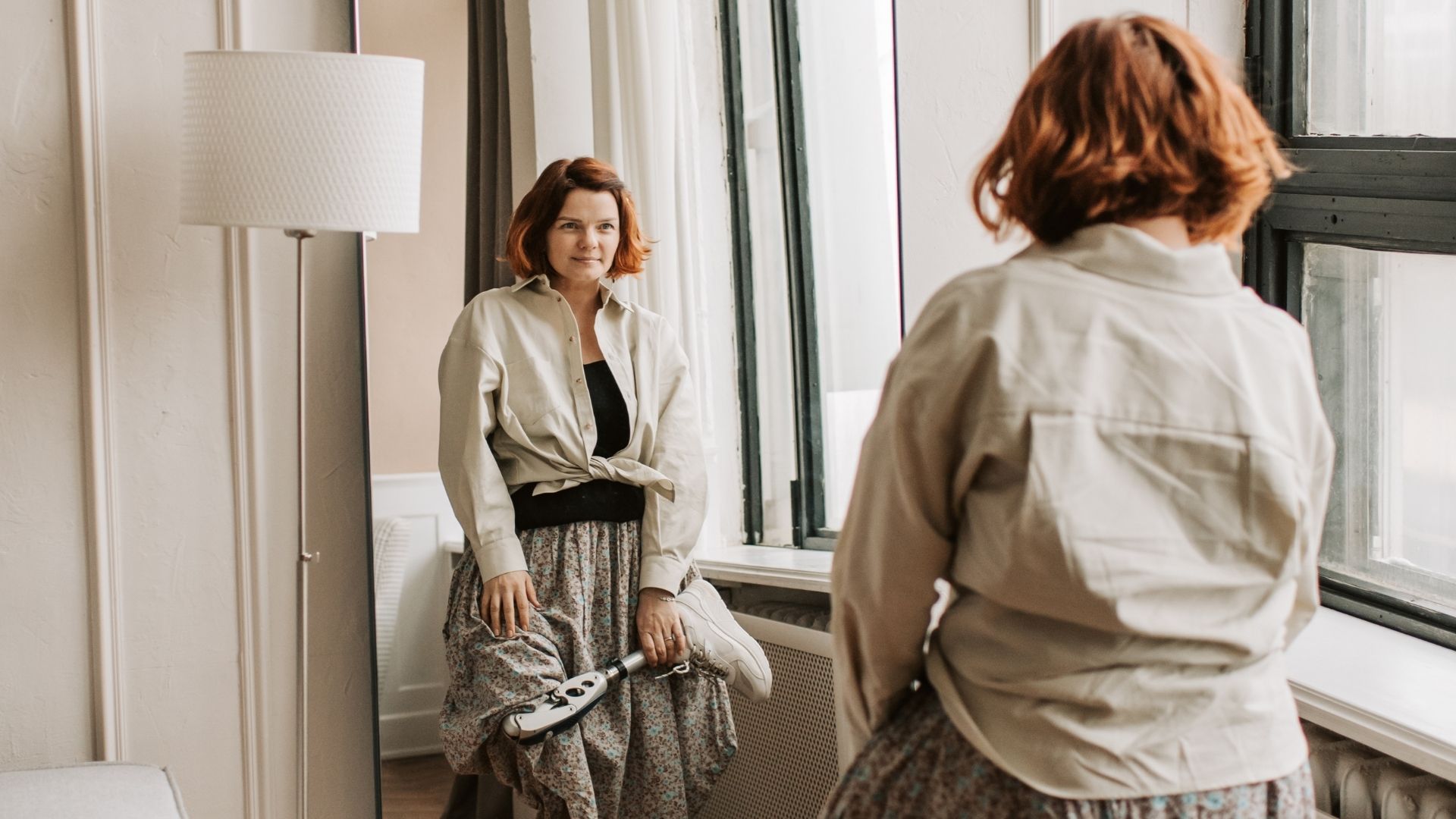 Aynaya Bakınca Dünya Tersine Mi Dönüyor