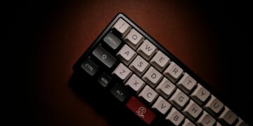 Neden Klavyeler QWERTY Diziliminde