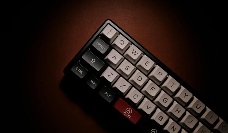 Neden Klavyeler QWERTY Diziliminde?